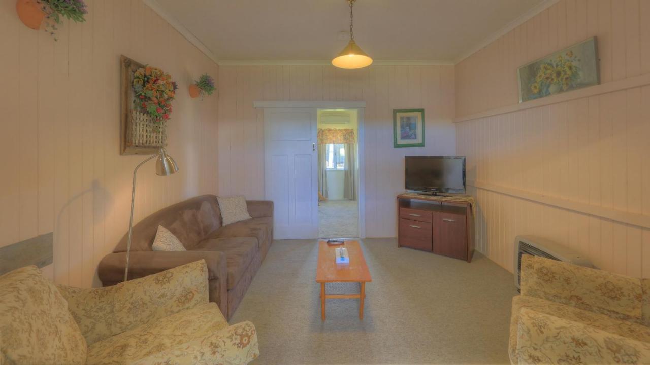 The Vines Motel & Cottages Stanthorpe Extérieur photo