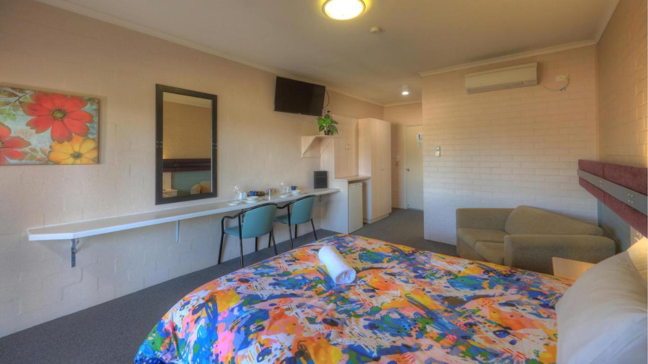 The Vines Motel & Cottages Stanthorpe Extérieur photo