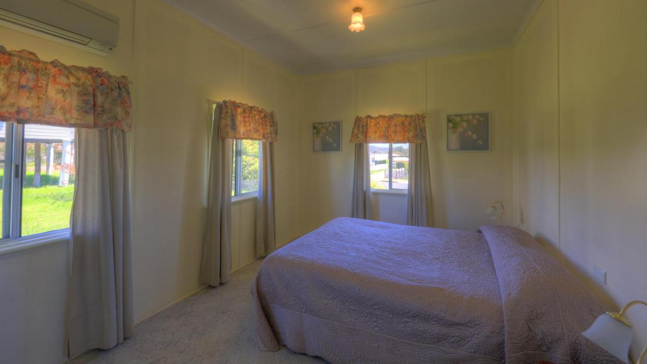 The Vines Motel & Cottages Stanthorpe Extérieur photo