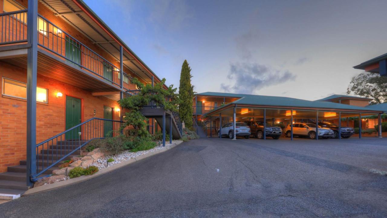 The Vines Motel & Cottages Stanthorpe Extérieur photo