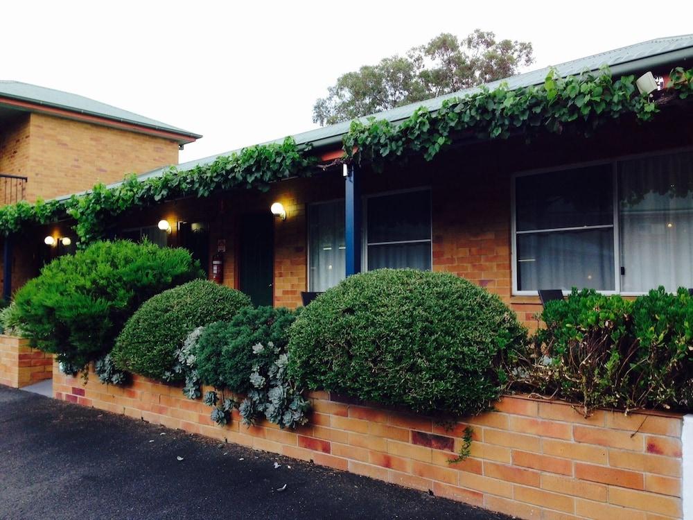 The Vines Motel & Cottages Stanthorpe Extérieur photo