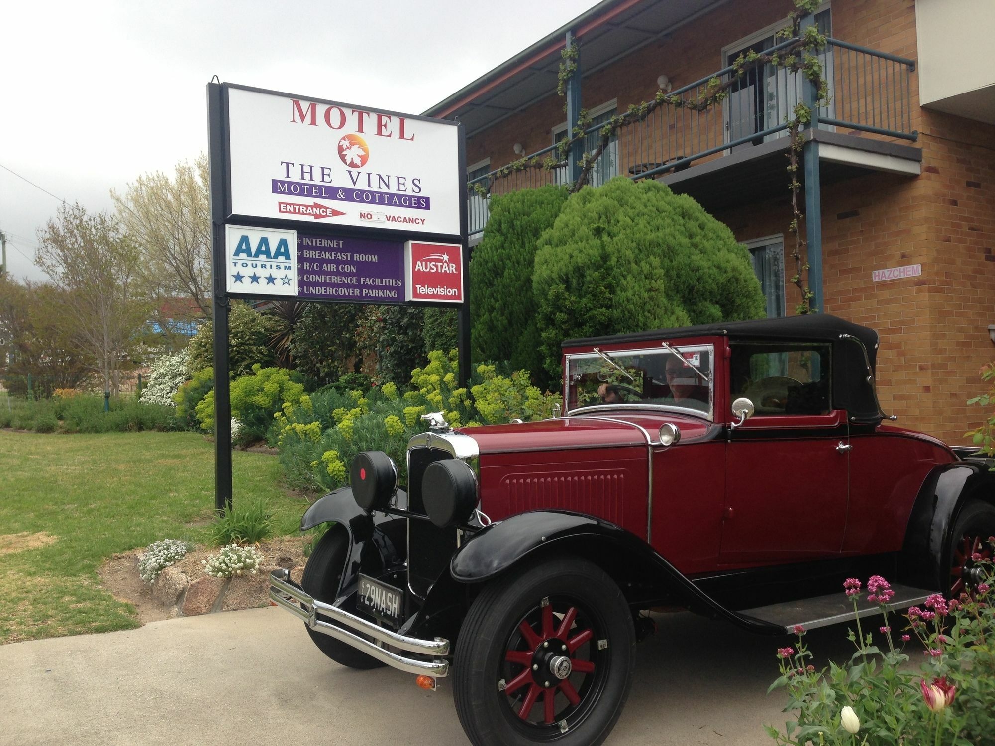 The Vines Motel & Cottages Stanthorpe Extérieur photo