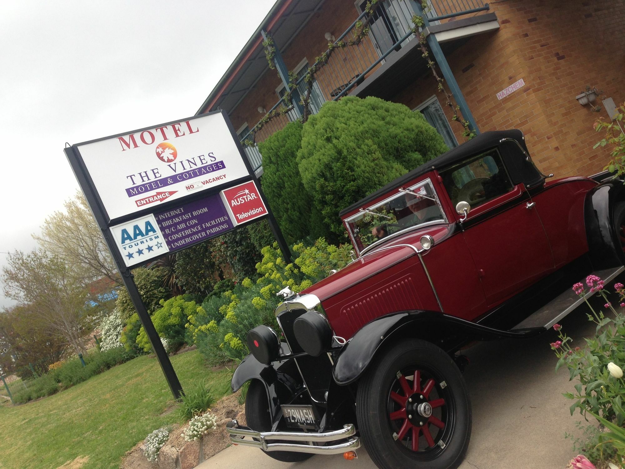 The Vines Motel & Cottages Stanthorpe Extérieur photo